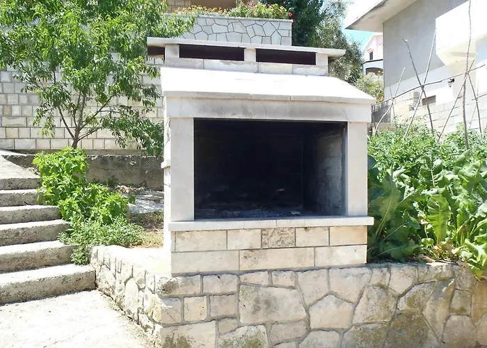 Korcula 4407b לומבארדה