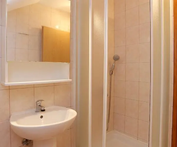 Korcula 4407b * לומבארדה